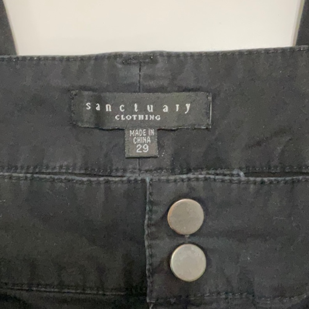 441- Sanctuary from Anthropologie NWOT Black Capri Pants, size 29 - Picture 3 of 4